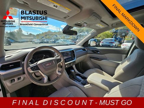 Used 2017 GMC Acadia SLE image 11