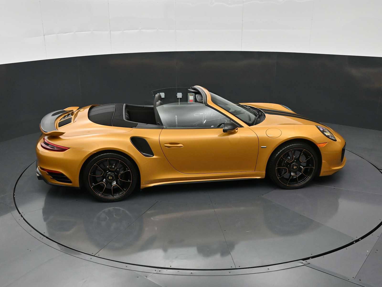 Certified 2019 Porsche 911 Turbo S AWD/4WD image 36