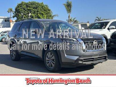 Used 2025 Nissan Pathfinder SV