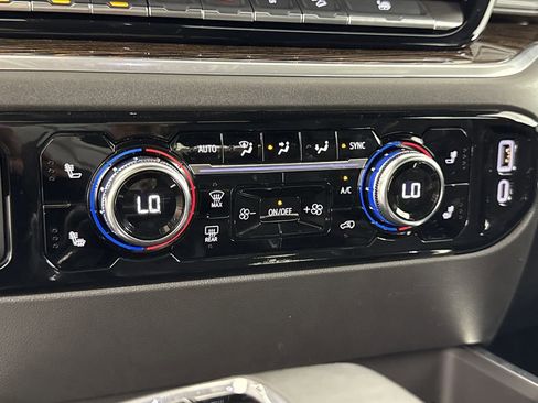 New 2025 GMC Sierra 1500 Elevation w/ Elevation Premium Package image 30