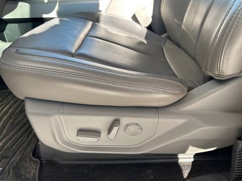 Used 2018 Ford F150 Lariat w/ Equipment Group 502A Luxury image 11