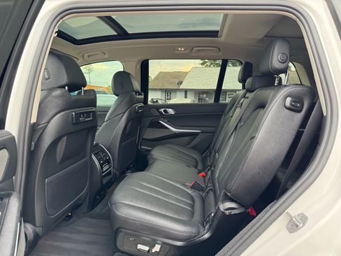 Used 2021 BMW X7 xDrive40i w/ Premium Package image 23