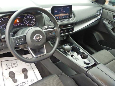 Used 2024 Nissan Rogue SV image 11