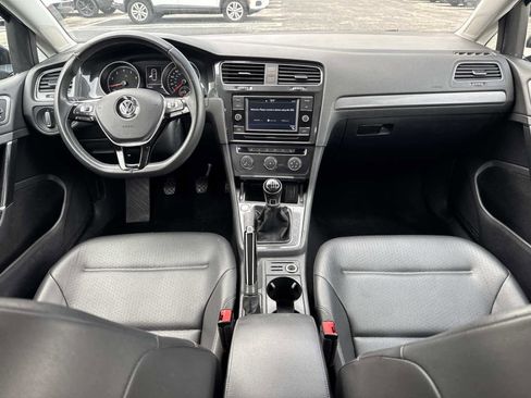 Used 2021 Volkswagen Golf 4-Door image 14