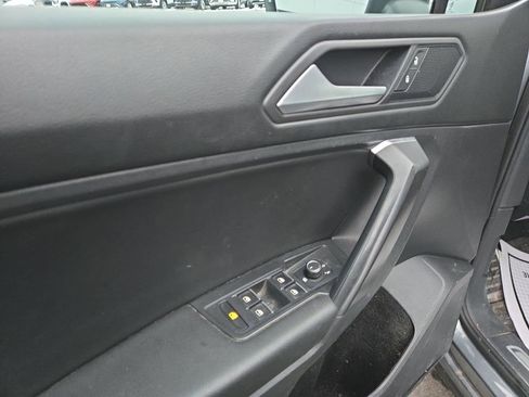 Used 2021 Volkswagen Tiguan SE R-Line image 14