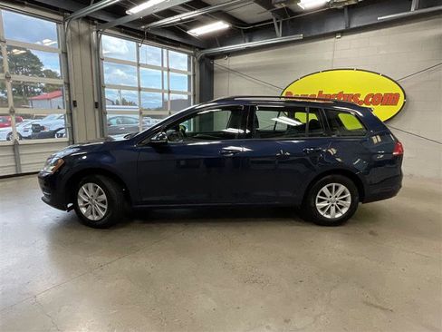Used 2016 Volkswagen Golf S FWD image 2