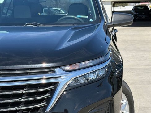 Used 2022 Chevrolet Equinox LS w/ LS Convenience Package image 3