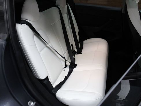 Used 2023 Tesla Model Y Long Range image 15