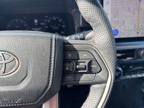 Used 2025 Toyota Tacoma TRD Sport w/ TRD Sport Premium Package AWD/4WD image 19