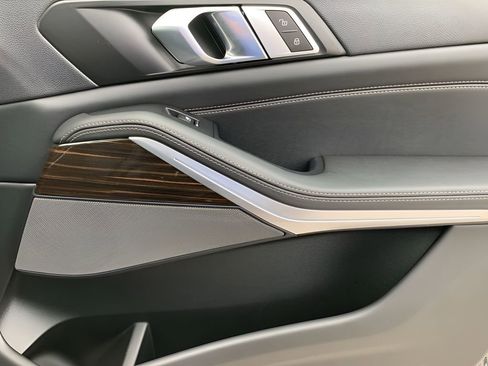 Used 2023 BMW X5 xDrive40i w/ Premium Package image 19