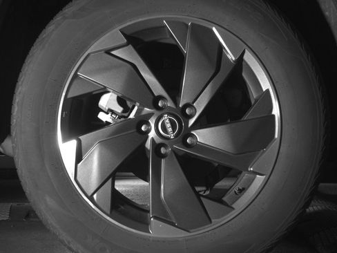 Used 2025 Nissan Rogue SV image 15