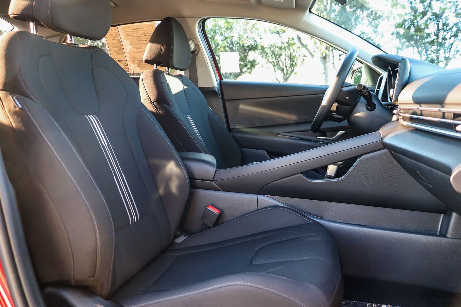 Used 2023 Hyundai Elantra SEL FWD image 17