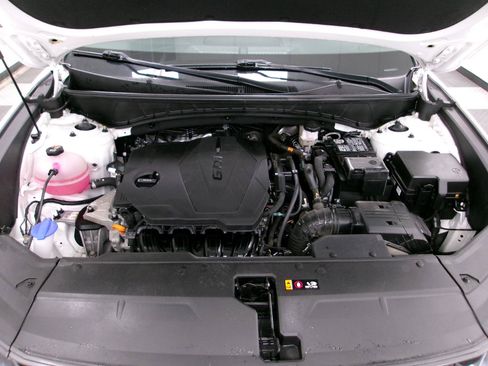 Used 2025 Hyundai Tucson SE AWD/4WD image 17