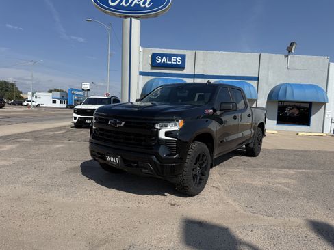 Used 2022 Chevrolet Silverado 1500 RST w/ Z71 Off-Road Package image 2
