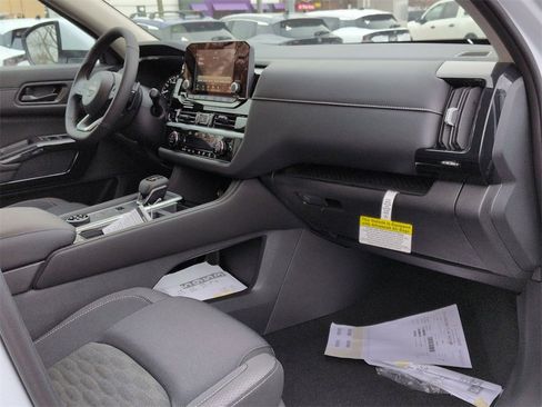 New 2025 Nissan Pathfinder SV image 20