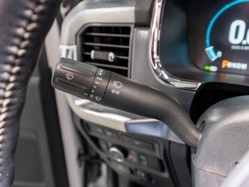 Used 2022 Ford F150 Lariat w/ FX4 Off-Road Package image 32