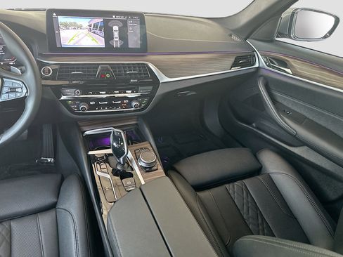 Used 2023 BMW 540i w/ Convenience Package image 24