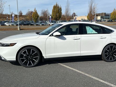 New 2025 Honda Accord Touring image 11