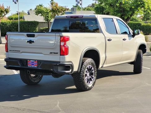 New 2026 Chevrolet Silverado 1500 ZR2 AWD/4WD image 4