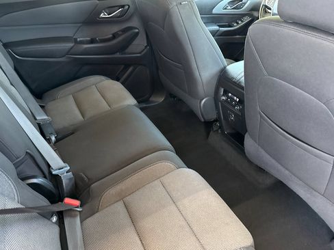 Used 2023 Chevrolet Traverse LT FWD image 25