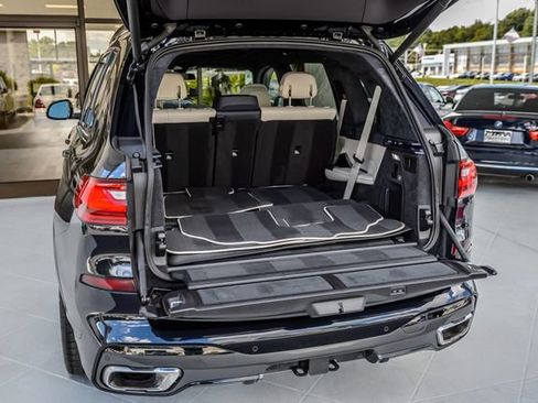 Used 2020 BMW X7 xDrive40i w/ M Sport Package AWD/4WD image 11