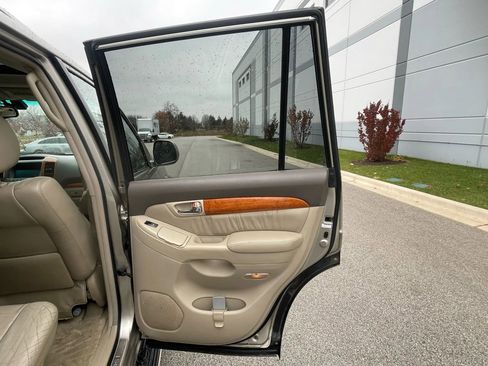 Used 2004 Lexus GX 470 image 17