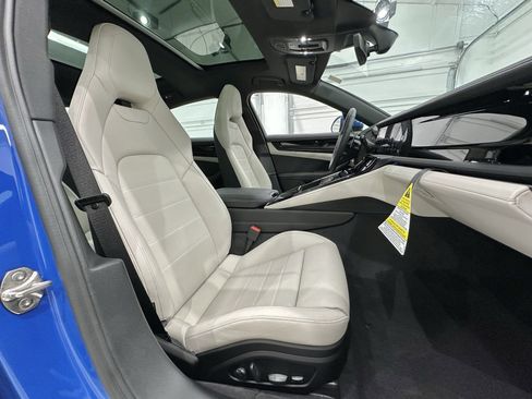 New 2025 Porsche Panamera 4 image 23