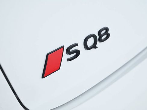 New 2025 Audi RS Q8 performance image 25