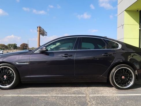 Used 2017 Jaguar XF Prestige image 7