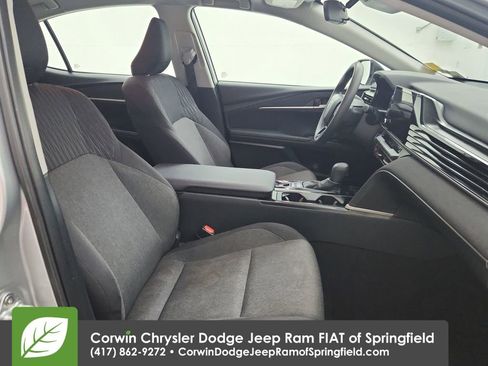 Used 2025 Toyota Camry LE image 33