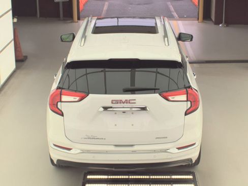 Used 2023 GMC Terrain Denali image 6
