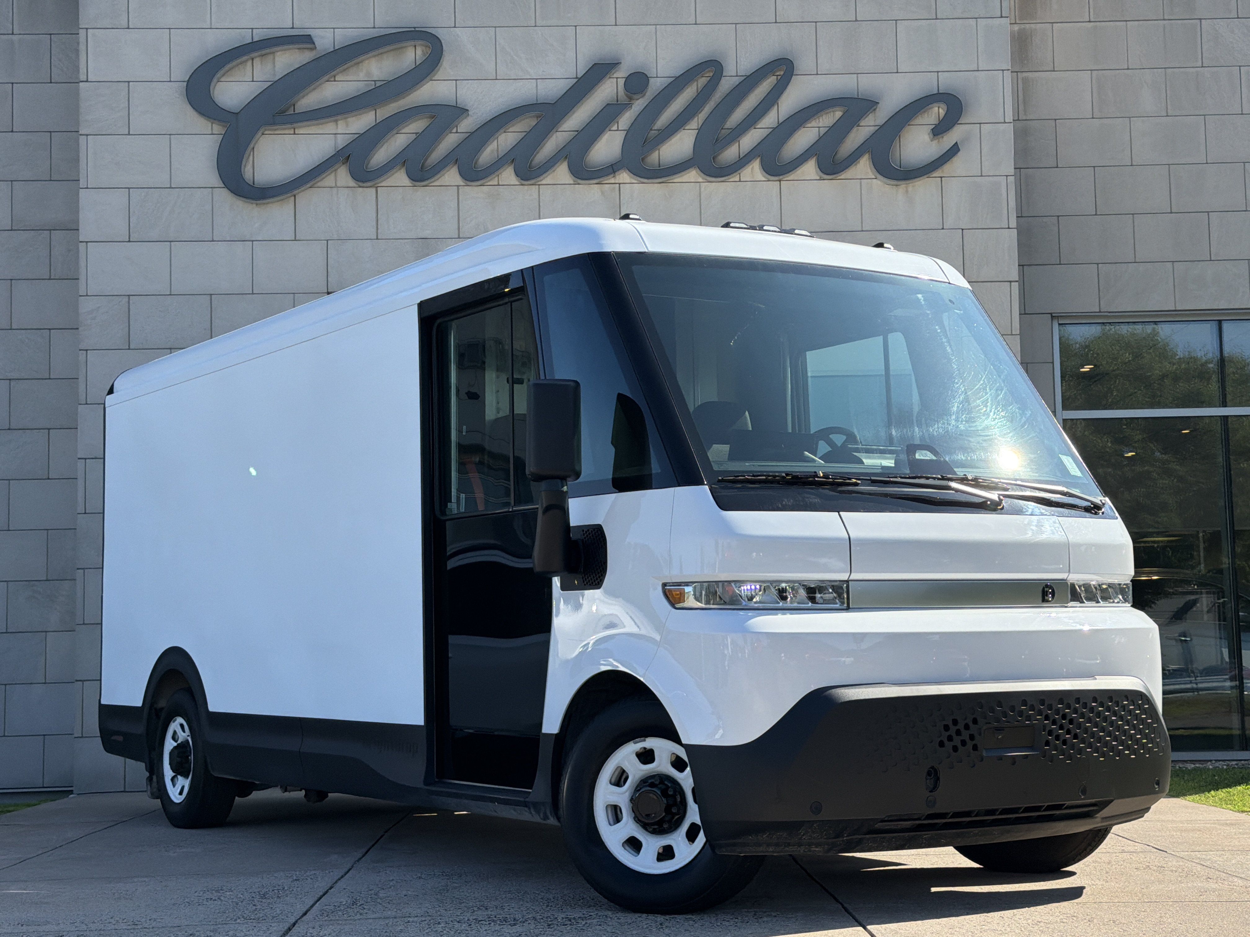 Used 2024 Chevrolet Brightdrop 600 w/ Commercial Equipment Package AWD/4WD image 1