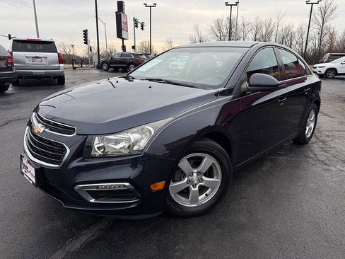 Used 2016 Chevrolet Cruze LT image 3
