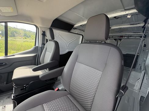 New 2026 Ford Transit 250 Low Roof RWD image 28