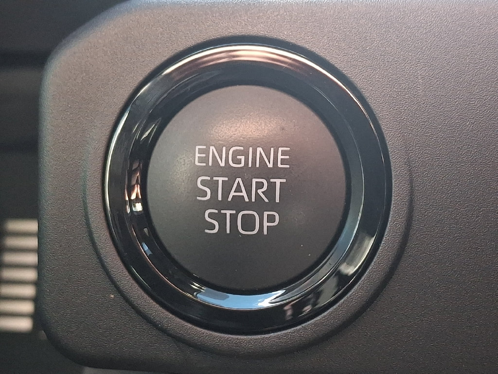Certified 2025 Toyota Tacoma SR5 AWD/4WD image 23