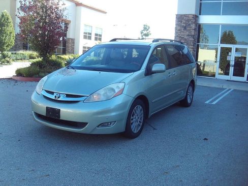Used 2008 Toyota Sienna XLE Limited image 9
