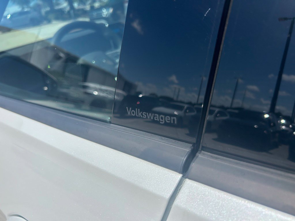New 2026 Volkswagen Tiguan SE R-Line FWD image 28