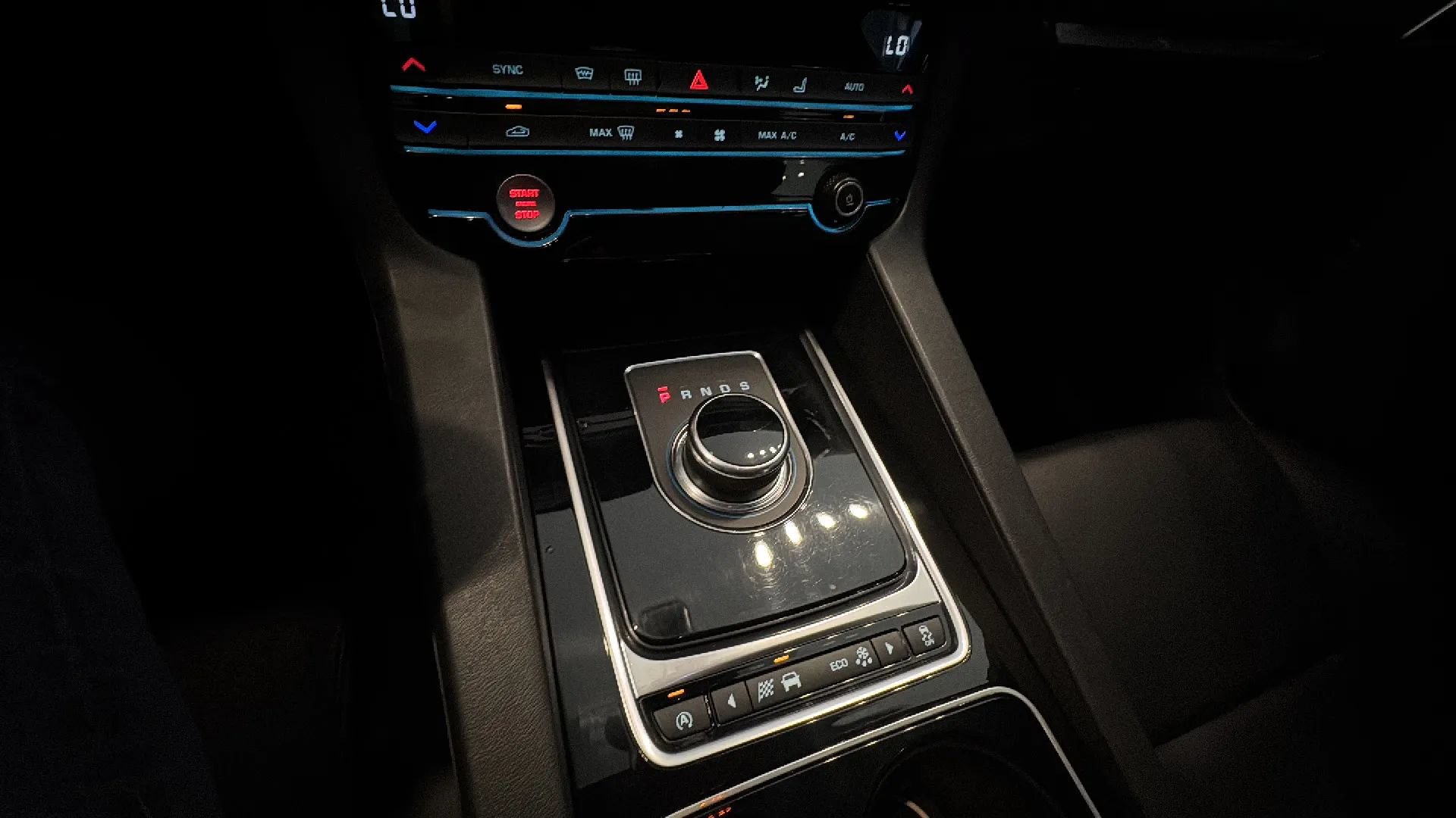 Used 2017 Jaguar F-PACE Premium AWD/4WD image 33