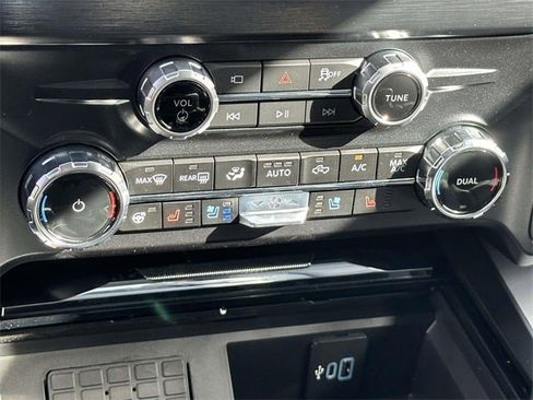 New 2026 Ford F250 Lariat w/ FX4 Off-Road Package image 13