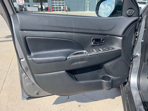 Used 2025 Mitsubishi Outlander Sport SE AWD/4WD image 12