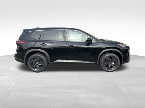 New 2026 Nissan Rogue SV FWD image 5