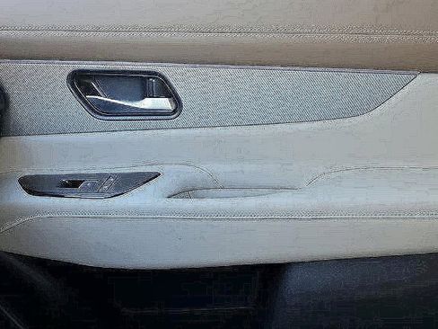 Certified 2025 Nissan Murano Platinum w/ Cargo Package image 32