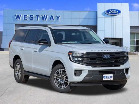 New 2025 Ford Expedition Active image 29