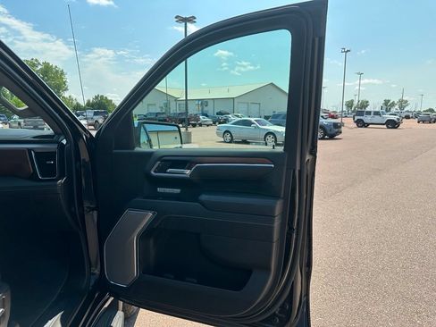 Used 2025 GMC Sierra 1500 Denali AWD/4WD image 28