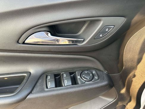 Used 2024 Chevrolet Equinox LT AWD/4WD image 17