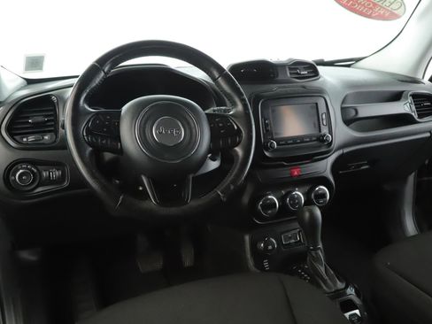 Used 2017 Jeep Renegade Altitude image 2