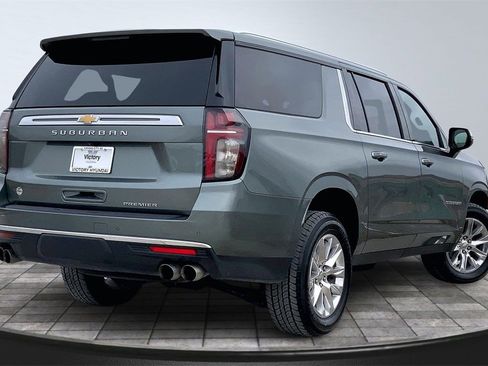 Used 2023 Chevrolet Suburban Premier image 5