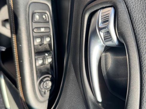 Used 2020 Jeep Compass Latitude FWD image 18