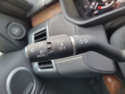 Used 2025 Land Rover Discovery Dynamic SE AWD/4WD image 33