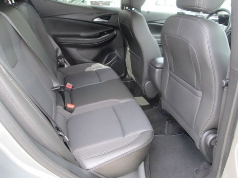 Used 2025 Buick Encore GX Preferred AWD/4WD image 12